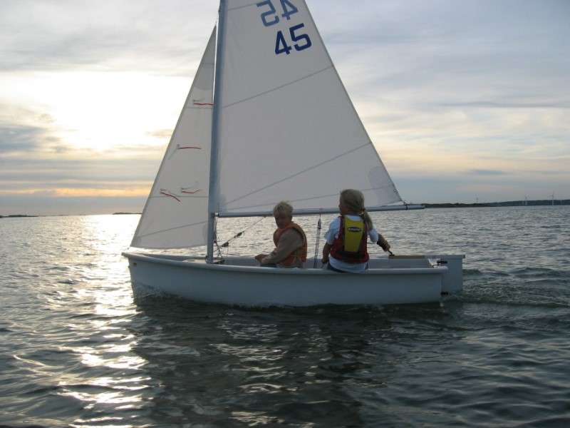 dinghy class sailboats